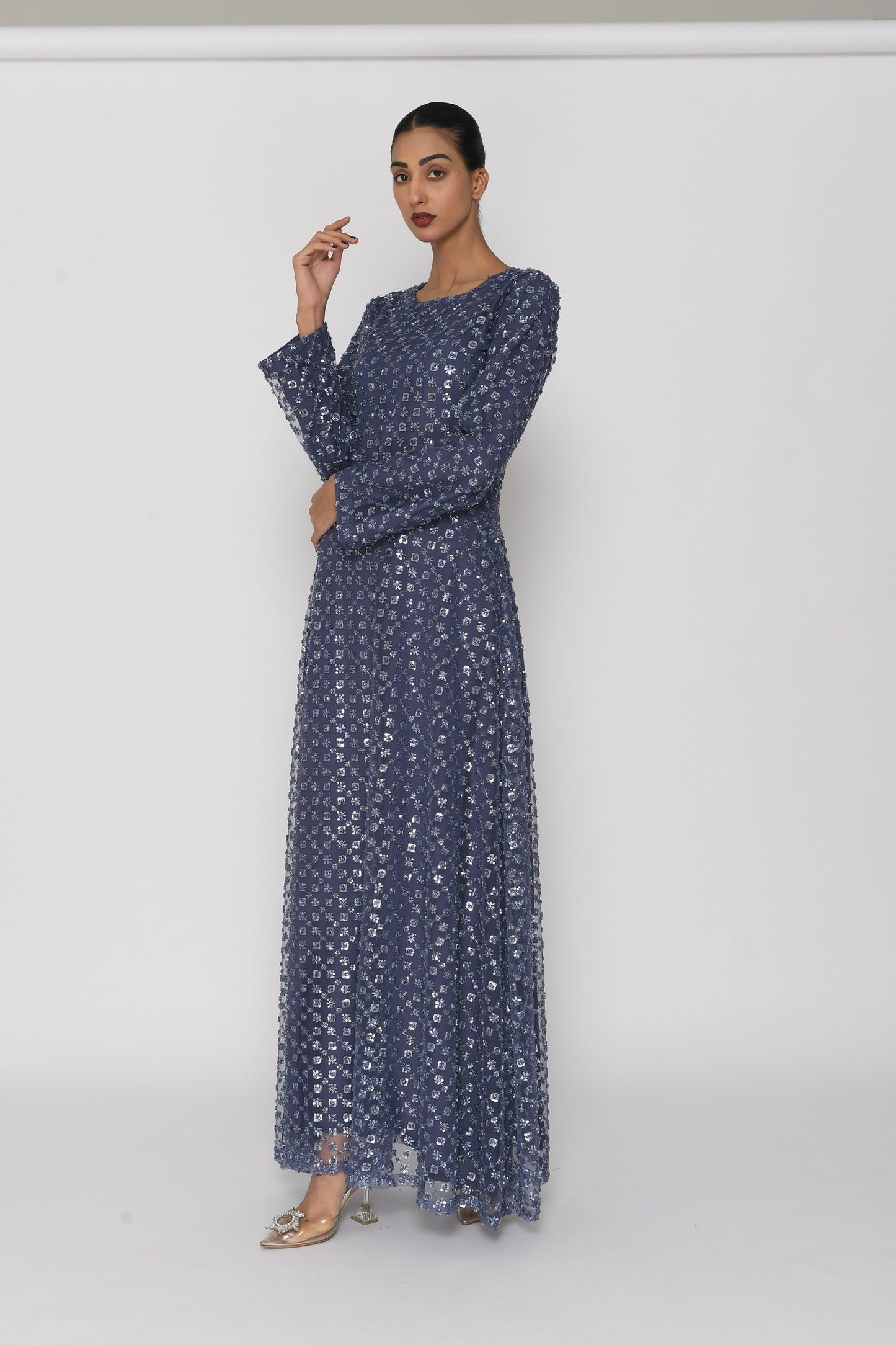 The deep blue night dress