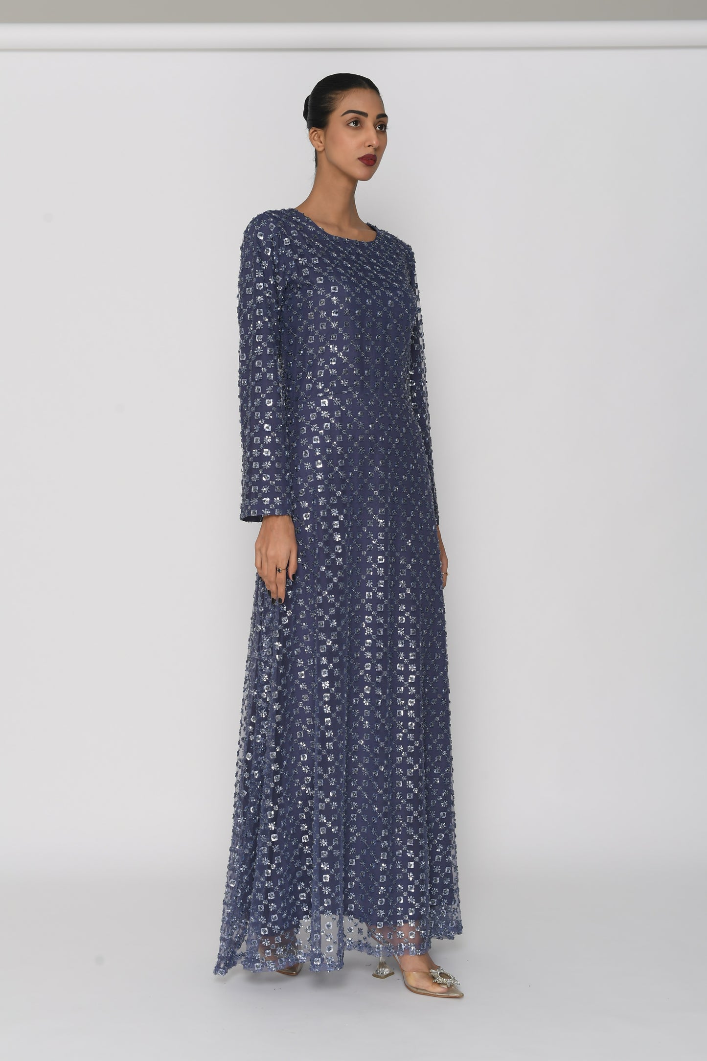 The deep blue night dress